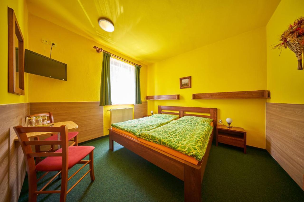 Pension & Restaurace Zeleny Mlyn Žacléř מראה חיצוני תמונה